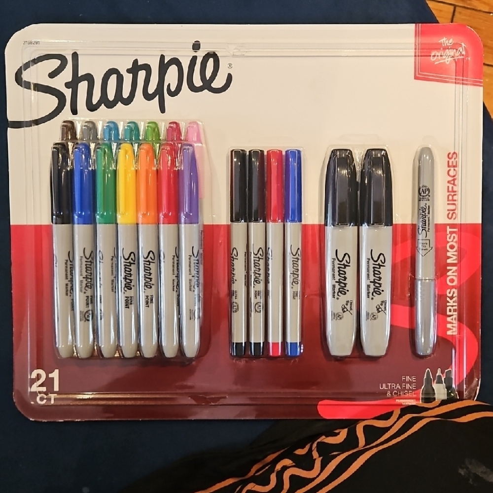Sharpie Permanent Markers Set
